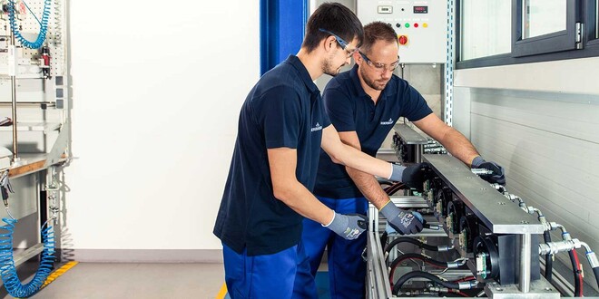 Hydrocom HydroCOM Service I Stepless Capacity Control I HOERBIGER - hoerbiger.com