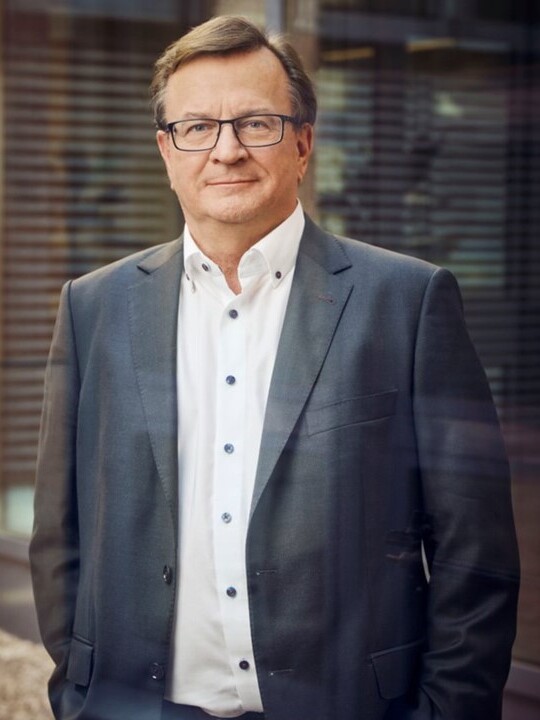 Dr. Martin Komischke Dr. Martin Komischke